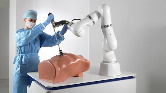 KUKA七轴轻型机器人抢占医疗领域大市场