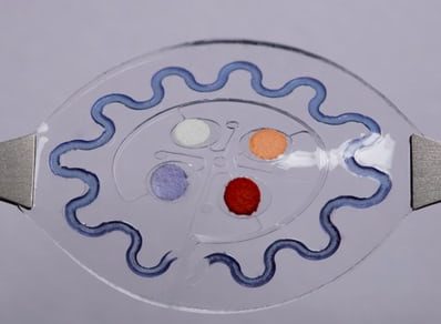 超薄可穿戴医疗设备:这款皮肤贴片仅凭你的汗水就能读出健康数据