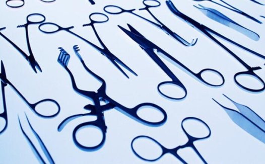 国外研究人员用机器人辅助植入人工耳蜗