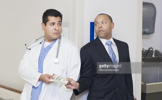 医药代表疯狂的自白：床上铺满钱，标好代号送回扣